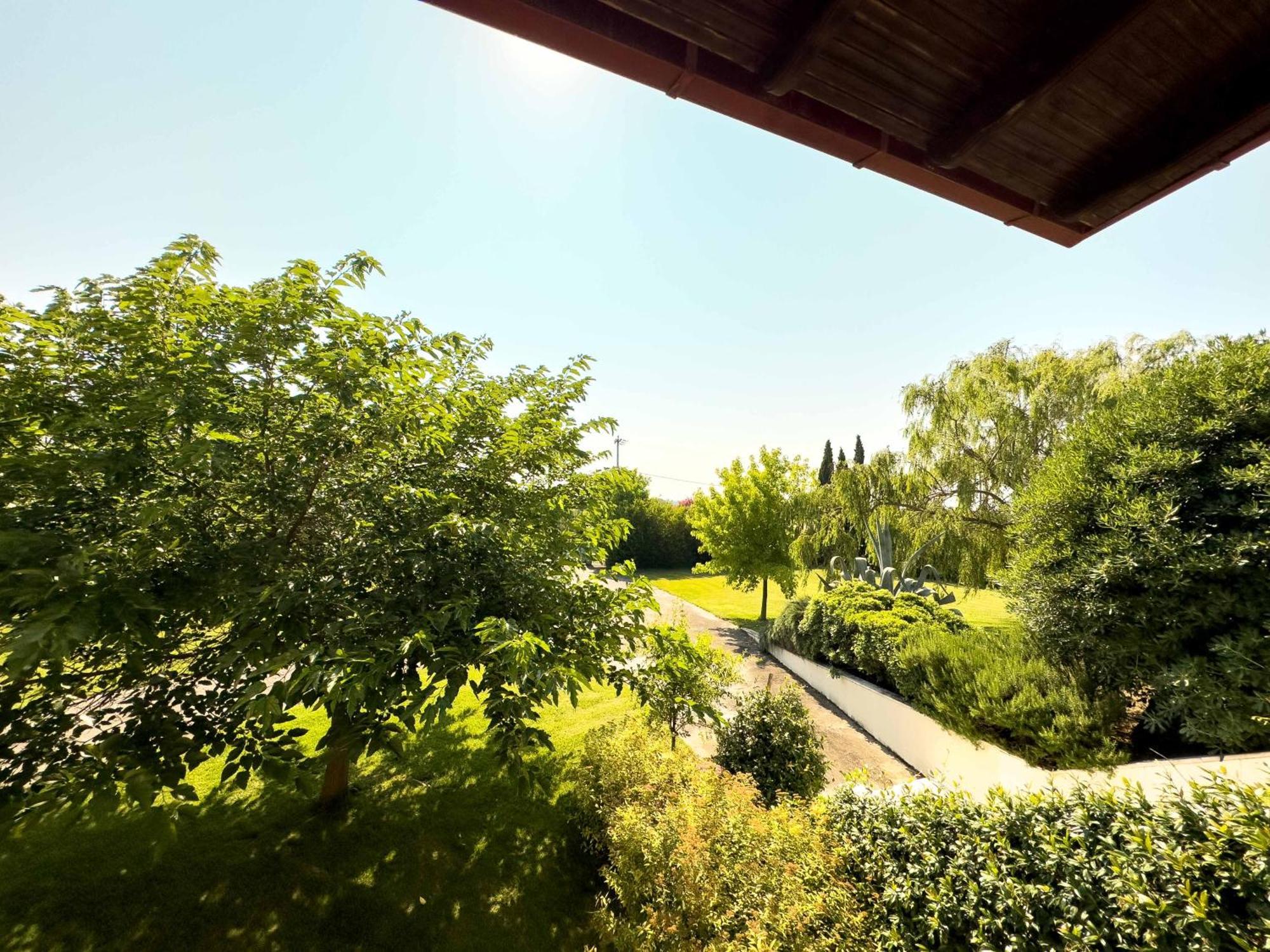 Villa Bougainvillea Epanomí Exterior foto